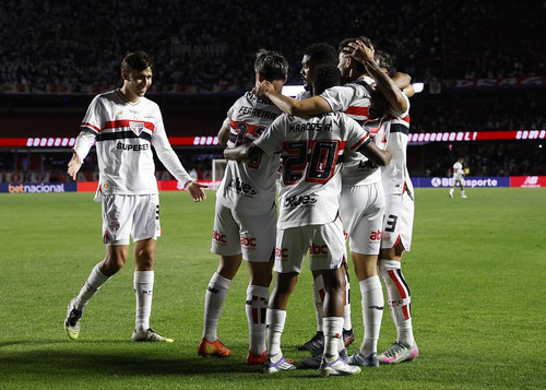 Desempenho de jogadores na vitória do São Paulo sobre o Vitória