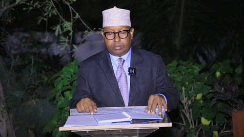 UAKLTuYx zJ Pzzy.jpg