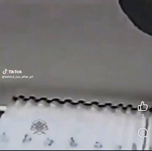 JLyI8vaCyyfrQqSo.jpg