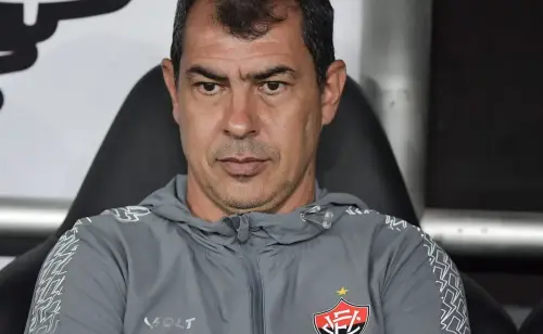 Carille pede esforço total da equipe antes do confronto contra o Vitória
