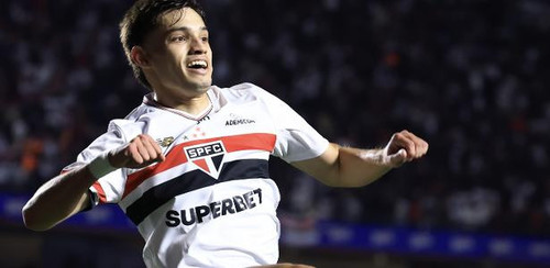 São Paulo vence Vitória e fortalece chances de G6 no 1º turno