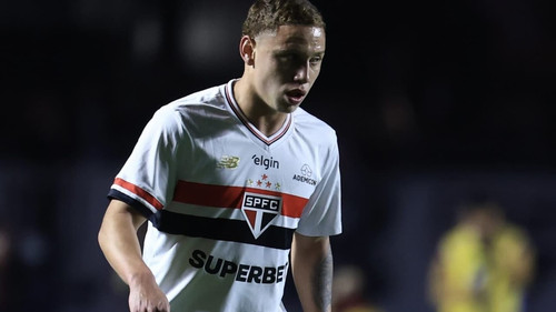 Maik assume titularidade e pode ser a resposta do São Paulo na lateral-direita