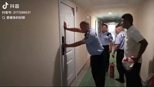 Isr8q 4ESXgWb G1.jpg