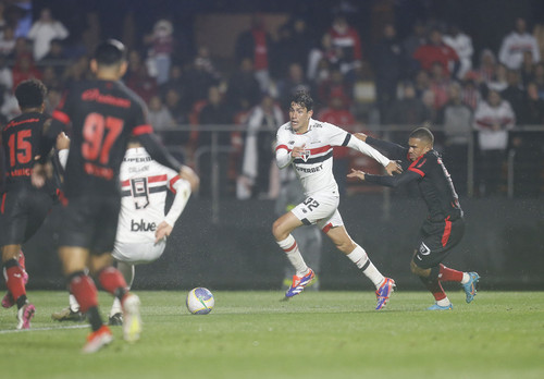 São Paulo busca manter sequência de seis vitórias consecutivas sobre o Vitória