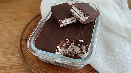 high protein kinder pingui bowl.jpg