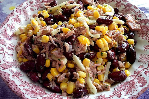 kidneybohnen salat mit thunfisch und kaese.jpg