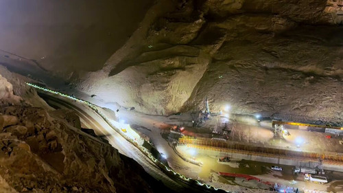 EqQ7ZxIFA9mp f S.jpg