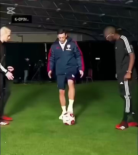 y4L8k2OtFoUORKa1.jpg