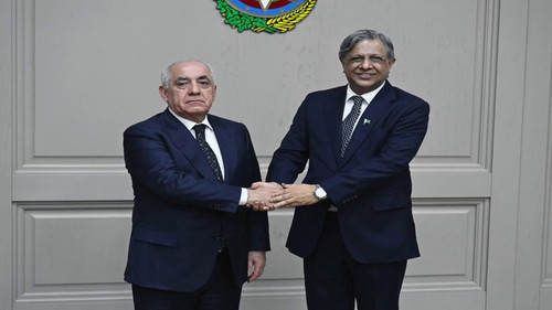 NBTF56wp8URfckcR.jpg