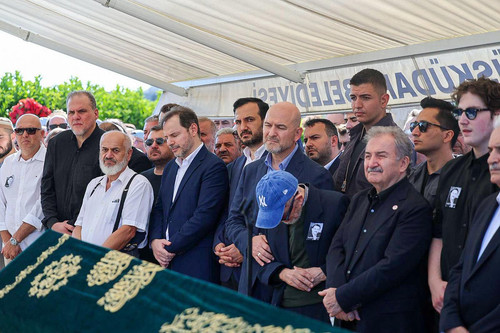 GvrCT5zW8AAhEPl.jpg