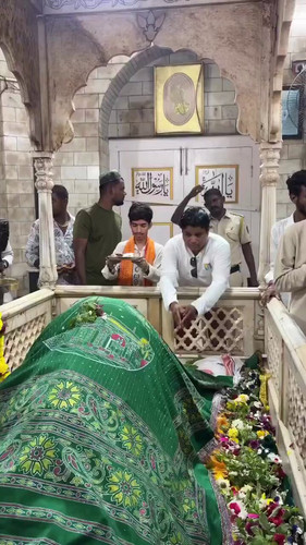 wvqF03 2CA9rZW73.jpg