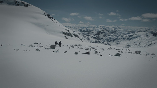 Snowpiercer.S04E01.Snakes.in.the.Garden.1080p.SKST.WEB DL.CZ EN.DD+5.1.x264 My.mkv snapshot 02.02 [2