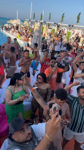 M5ikDcEQQm J5ypp.jpg