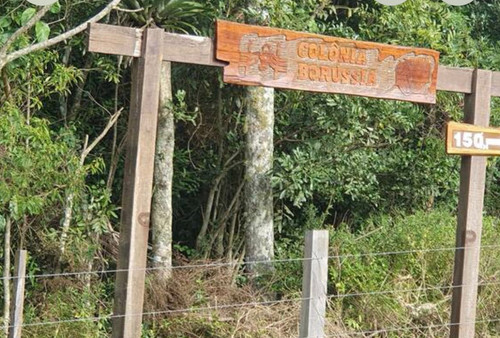 colônia borússia Placa de entrada.jpg