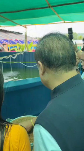 4htJL1 vP5Kc3RGF.jpg