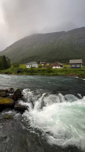 TrB YPAkroe6zHud.jpg