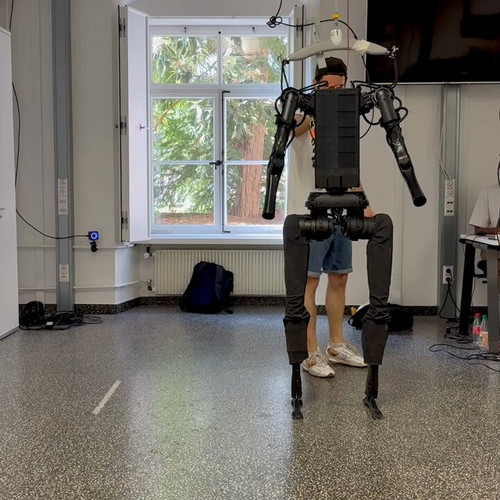 FLR jqZaR 0q1KYu.jpg