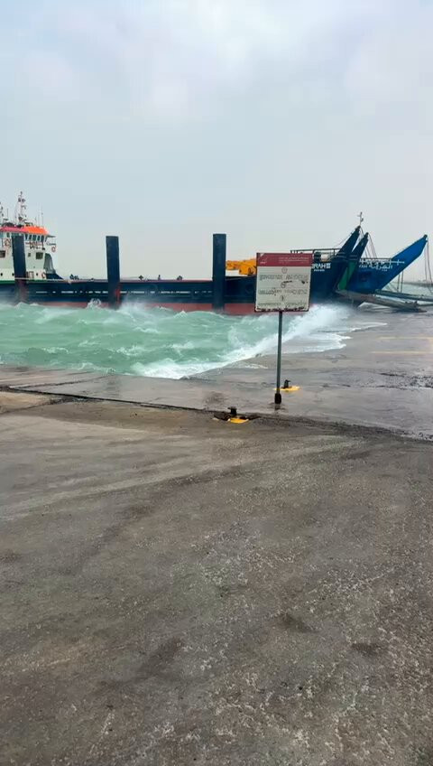 ui1O GGF9ij UXA5.jpg