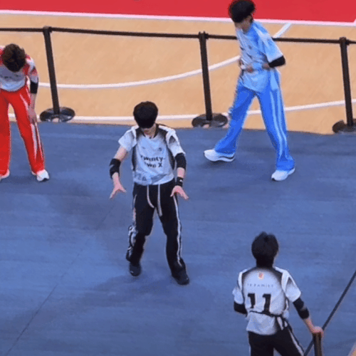 2DD1B120 0DF4 4CF5 B203 781F48854168.gif