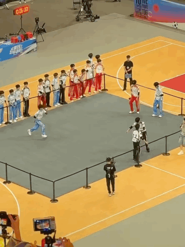 51EC45CB 7386 4715 ABFD CDE39355D34D.gif