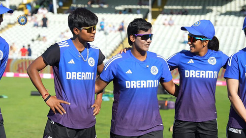 jLv6YgmWplfeI Re.jpg