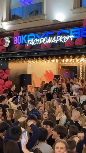 Cz8Z0s hXzrRVhHw.jpg