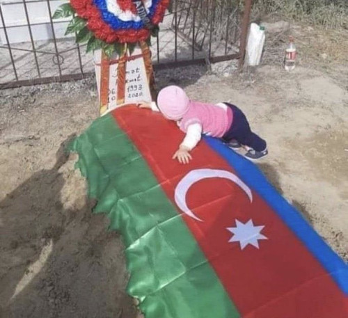 GZmYqMeXoAwafUa.jpg