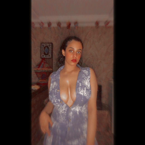 علبها رسمة طيظه تجنين ولا شفايف كسها تتاكل أكل