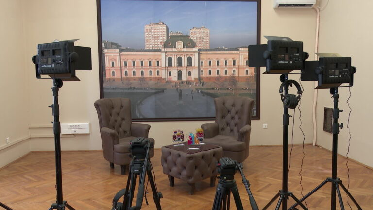 OPREMLJEN STUDIO KANCELARIJE ZA MLADE: Multimedijalni studio opremljen uz podršku Grada i Ministarstva (FOTO)