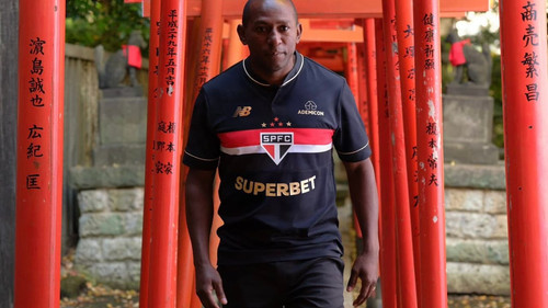 São Paulo presta homenagem a Rogério Ceni com novo uniforme 3