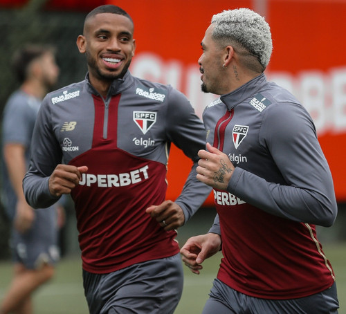 ESCALAÇÃO PRONTA! Crespo arma o São Paulo no sigilo e aposta em dupla surpresa contra o Athletico-PR!