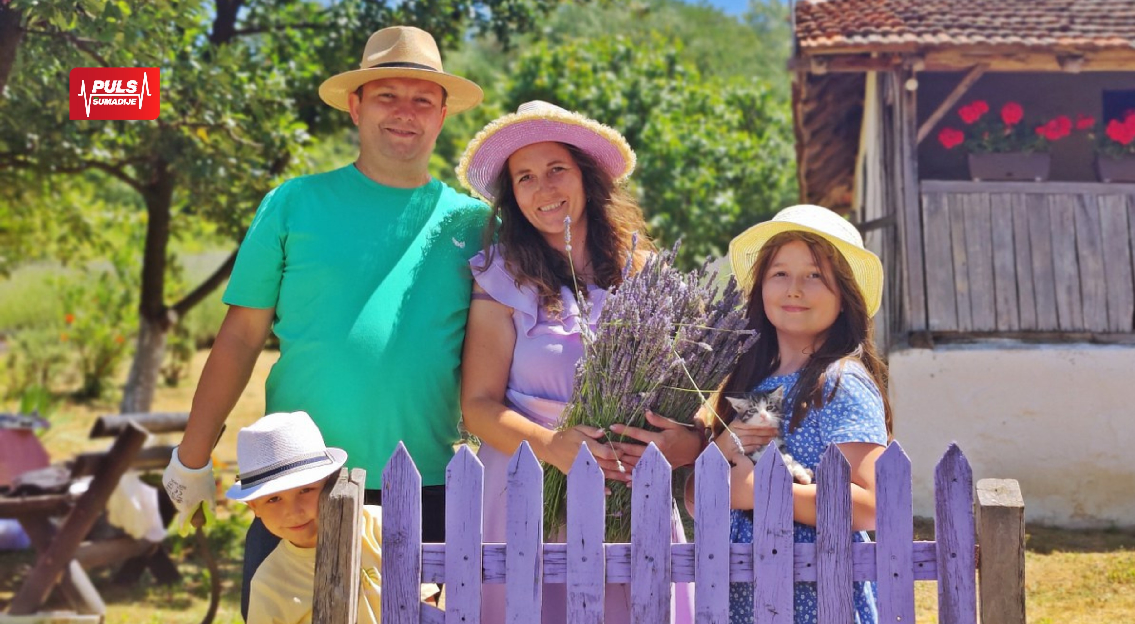 NASLEDILI SU DEDOVINU U ĐURISELU I NAPRAVILI ŠUMADIJSKU PROVANSU: Jelena i Milan od lavande proizvode kozmetiku, ali i domaći sok po bakinom receptu!