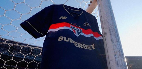 São Paulo lança nova camisa PRETA em tributo a Rogério Ceni e gera comoção na torcida 