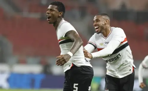 Arboleda destaca premonição de Enzo Díaz em gol decisivo contra o Internacional