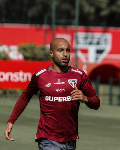 Lucas Moura se aproxima do retorno ao São Paulo após fase final de transição