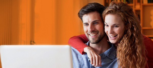 smiles pareja2.jpg El nuevo viajero digital y el rol de las plataformas