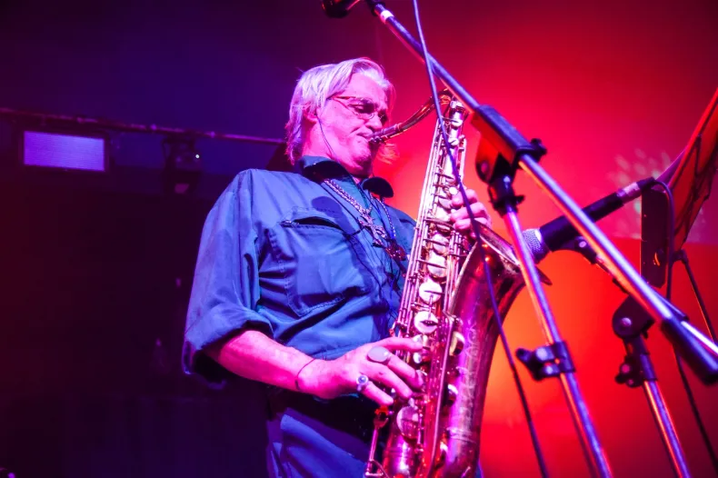 Pettinato revive el legado de Luca Prodan en Resistencia