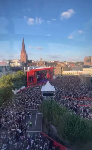 PIIYhRLgOt633 xr.jpg