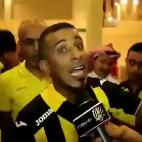 sSY2jkAR5N30jHTG.jpg