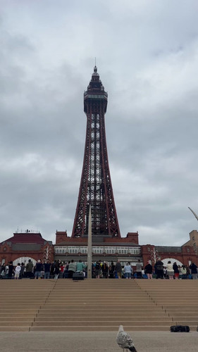 2YK4tLGDV Zgni4A.jpg