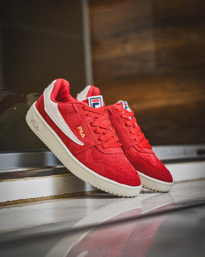 Inspirada en las líneas de diseño de la icónica Arcade Low, las zapatillas 🕹Fila ACD Classic🕹.jpg