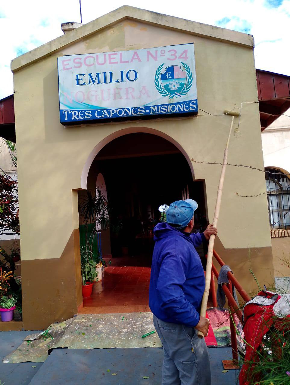 La Escuela N° 34 “Emilio Noguera” de Tres Capones luce renovada gracias a trabajos de pintura