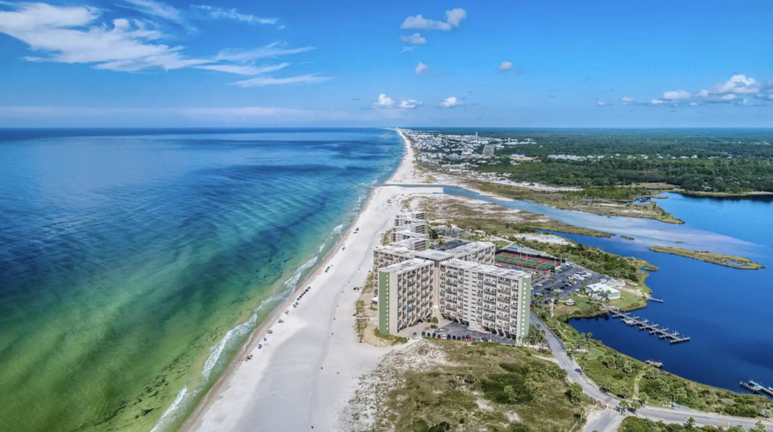 The Emerald Edge - Pinnacle Port