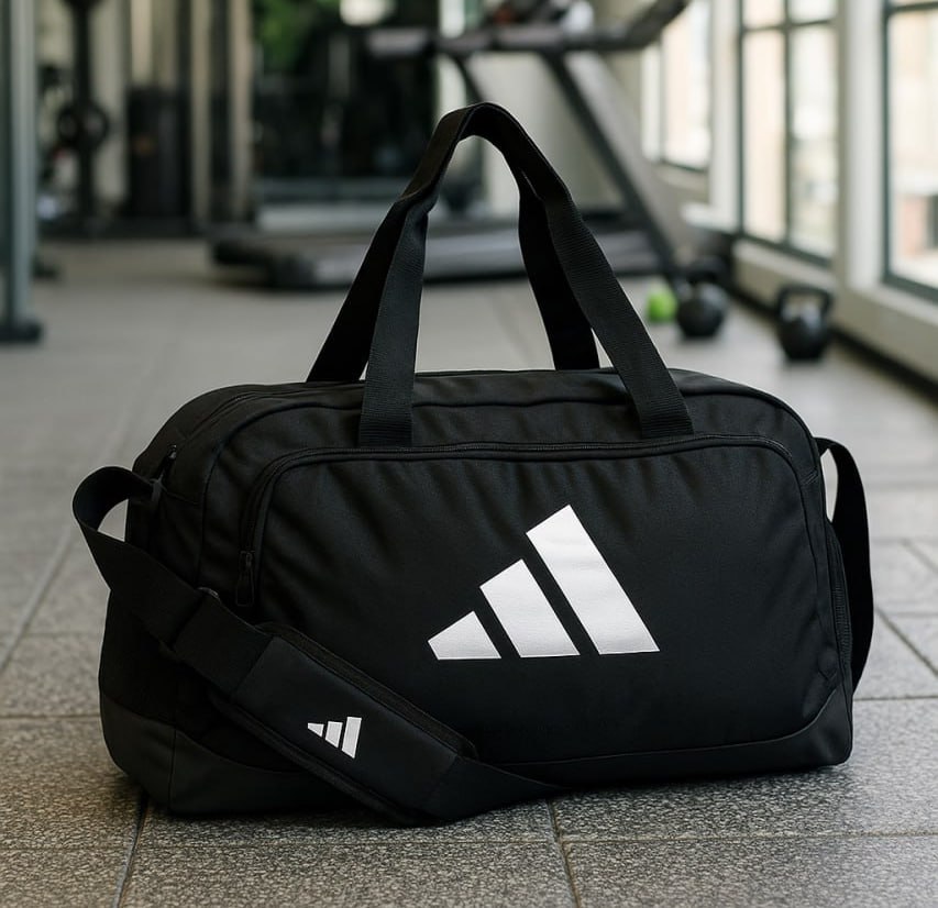 8 Mala De Treino Feminina Defender Capacidade De 31,2 L adidas Cor Black / Silver Metallic Desenho Do Tecido Liso