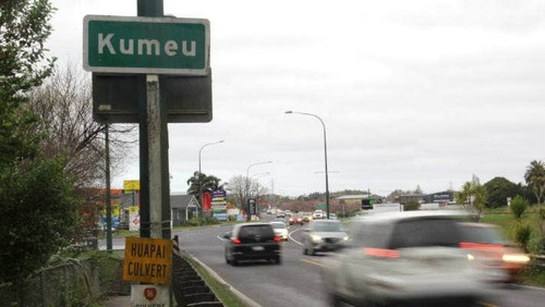 Car Wreckers Waitakare.jpg