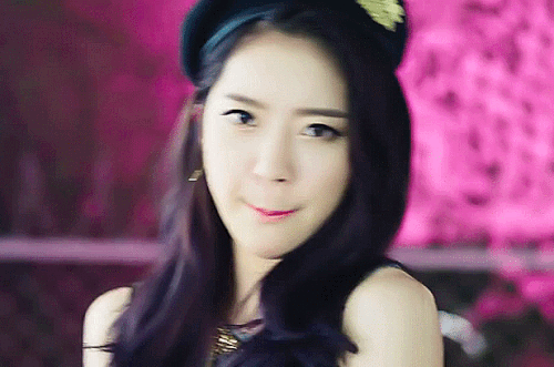 AhYoungArmyBeauty.gif