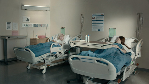 Late.Bloomers.2023.1080p.AMZN.WEB DL.CZ EN.H.264 BYNDR.mkv snapshot 00.08.44 [2025.07.31 08.57.32]