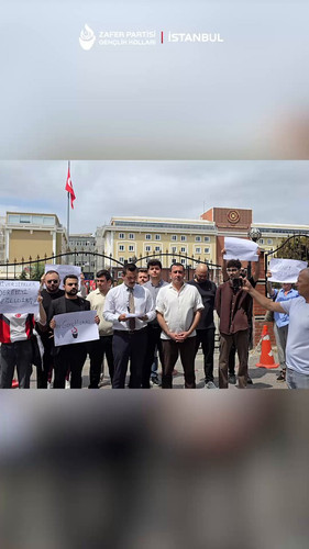 Q2b RDysuuqWbQGB.jpg