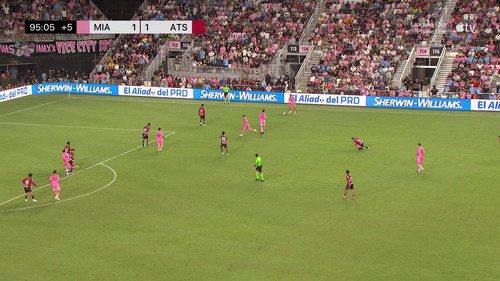 vuKr YR9RyE FqoH.jpg