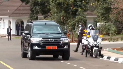 RVDqnlxV2YxTH Xs.jpg